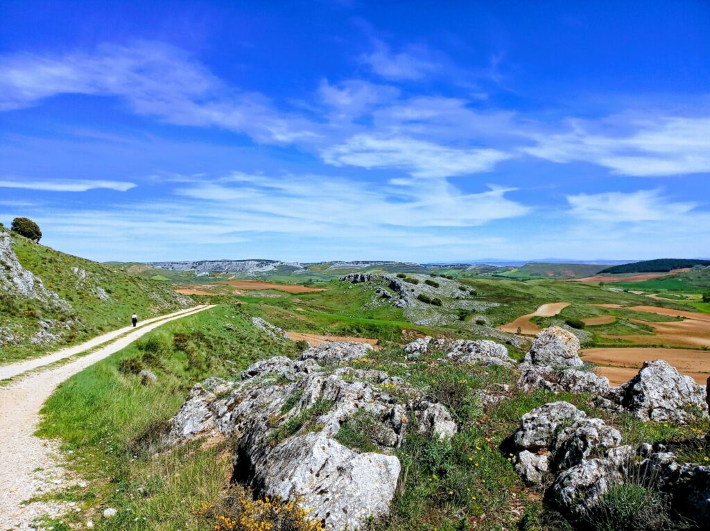 Paisaje de Amaya y sus alrededores, entorno natural para una estancia rural de 6 noches