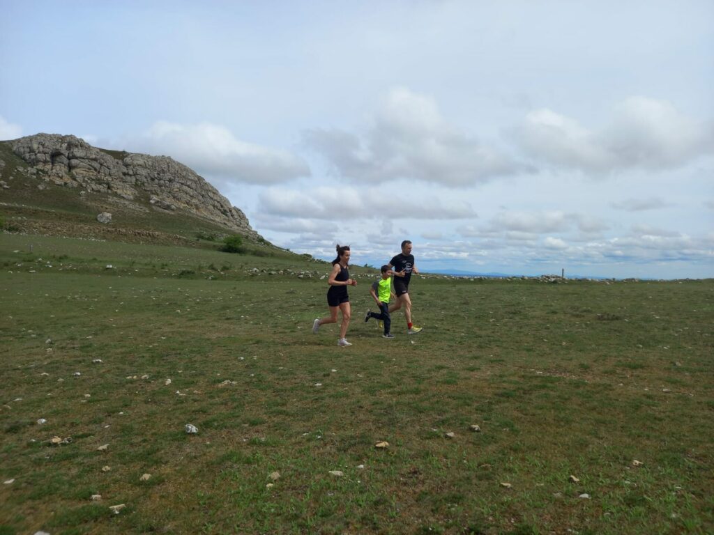 Correr por caminos naturales en Amaya, entorno de la Peña Amaya